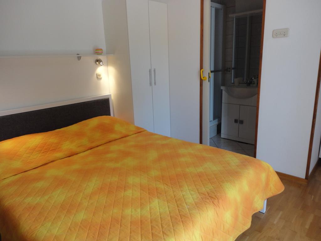 Guesthouse Apartment Bozica Bol Zimmer foto